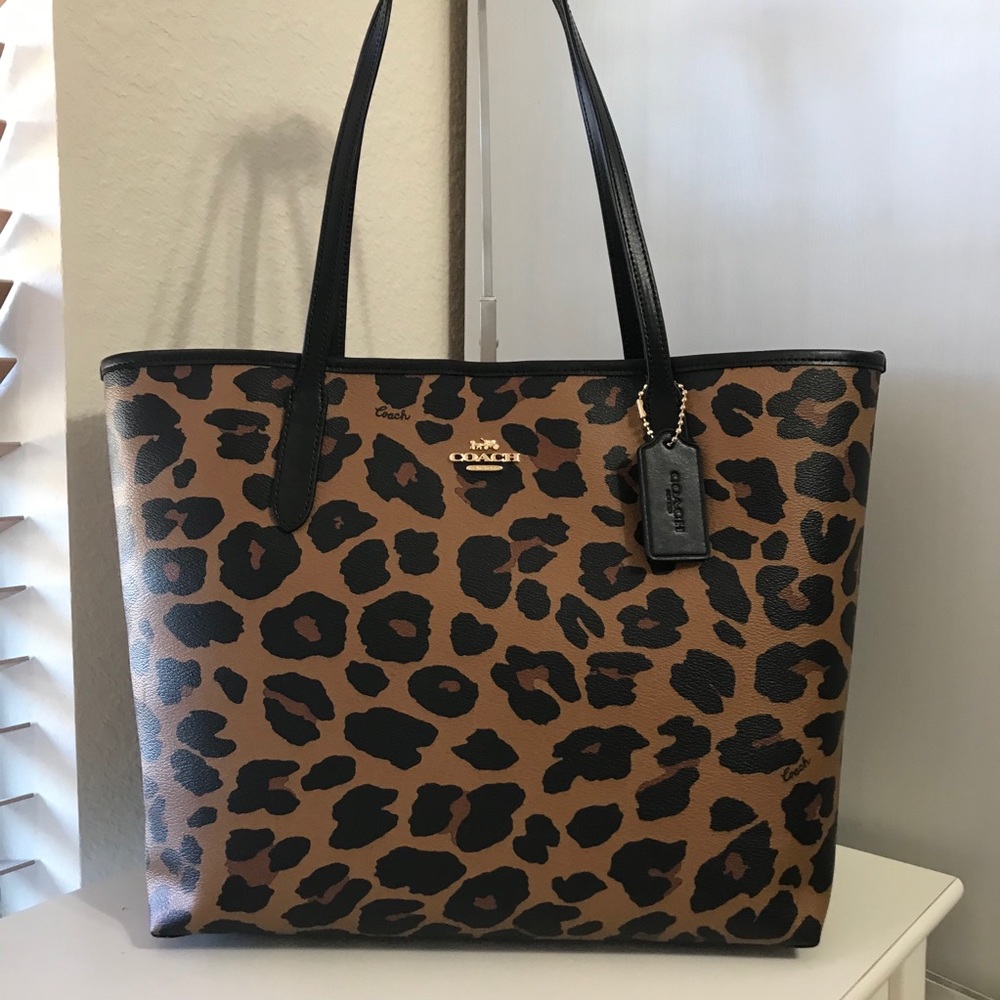 New! COACH TOTE & WRISTLET - Picture 5 of 12